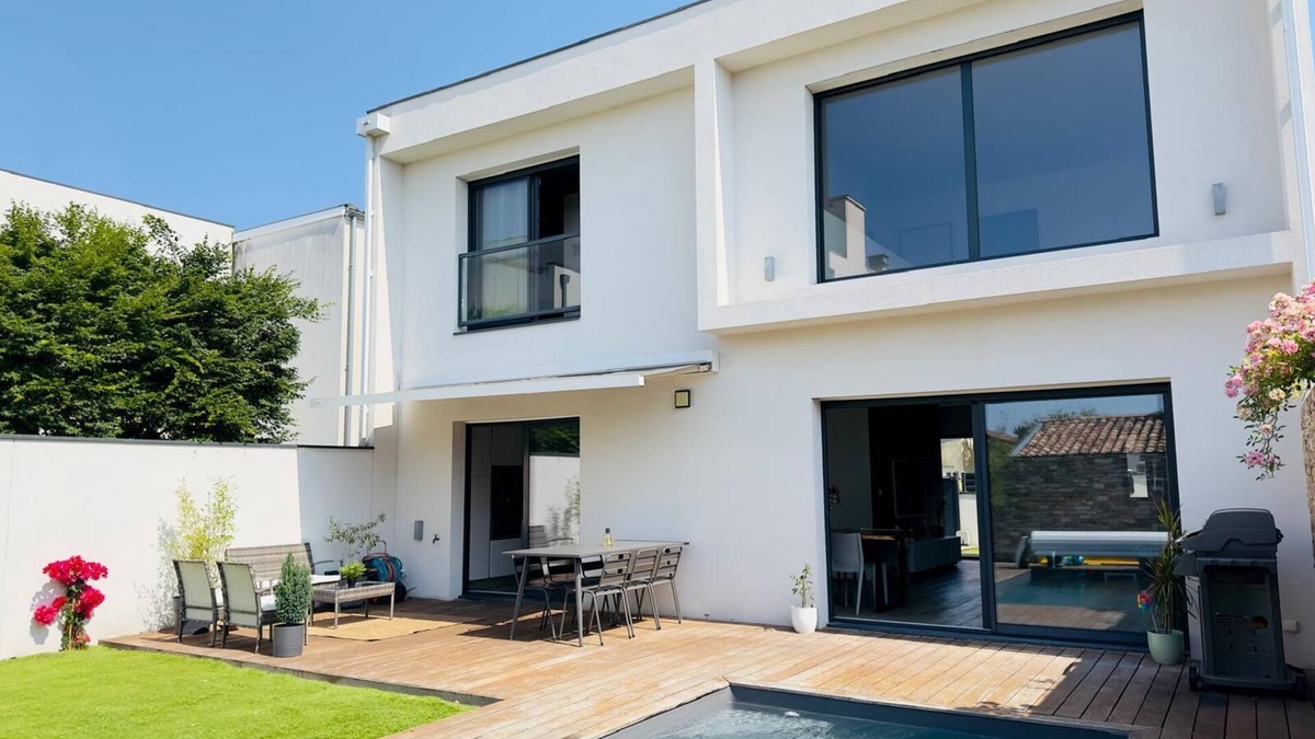 Lestonat - Monsejour House | Architect-designed house for 6 people with swimming pool