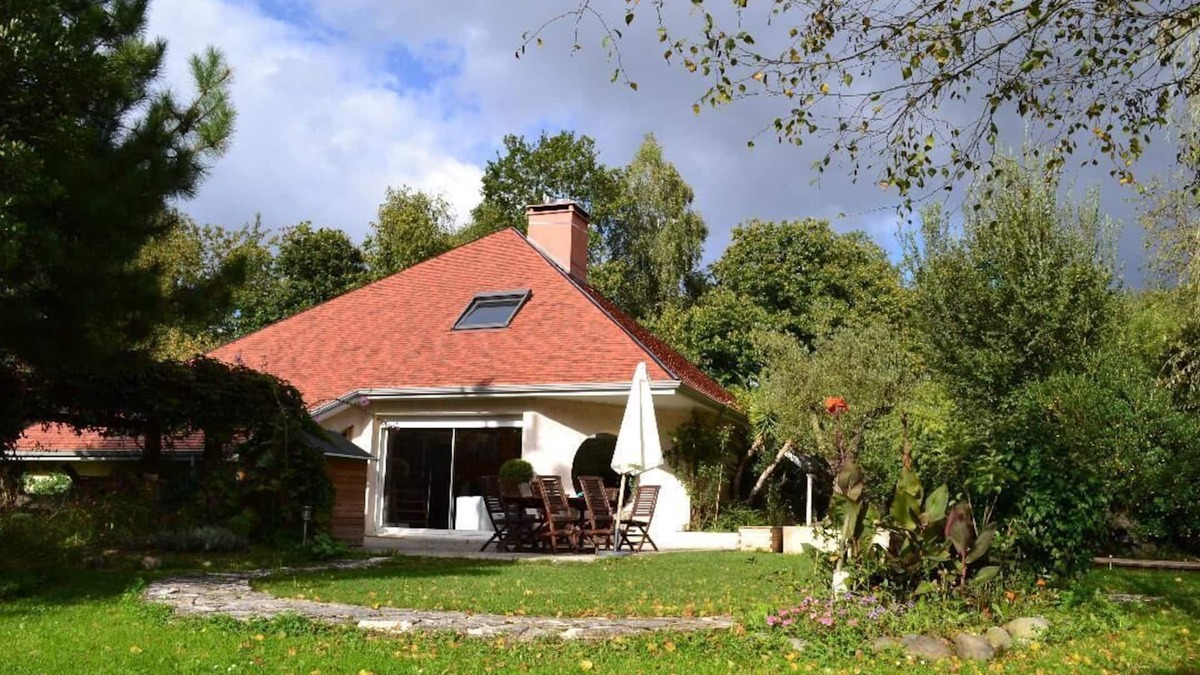 Theze House | Architect-designed house in southwest France, between sea and mountains.