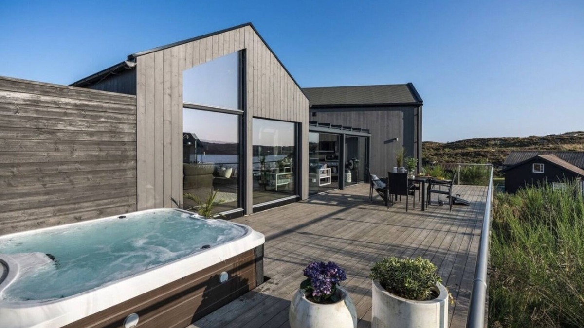 Sund House | ARCHITECTER-DESIGNED CABINET V/LARGE SEA WITH OUTDOOR JACUZZI