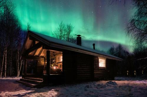 Inari Ski Chalet | Arctic Lakeside Holiday Cottage near Ivalo - Minna-Carita's