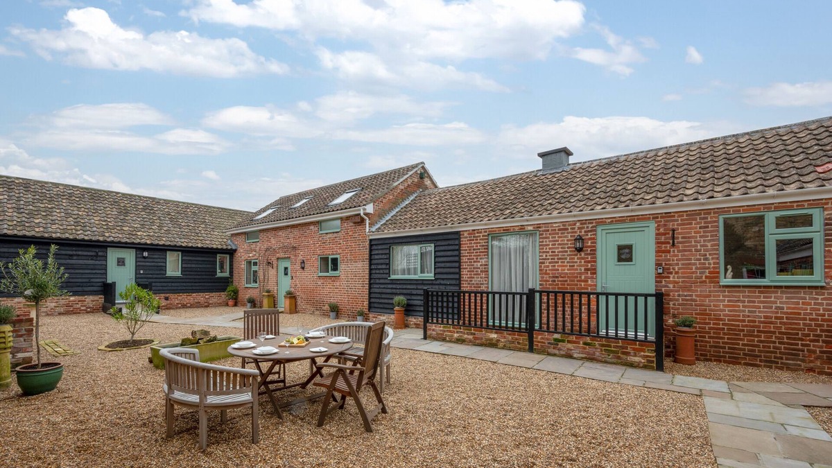 Sudbury House | Ardley Cottage Squirrel