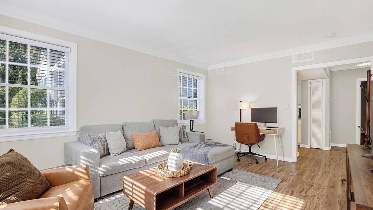 Midtown Apartment | Ardsley Upscale Living Unit #2