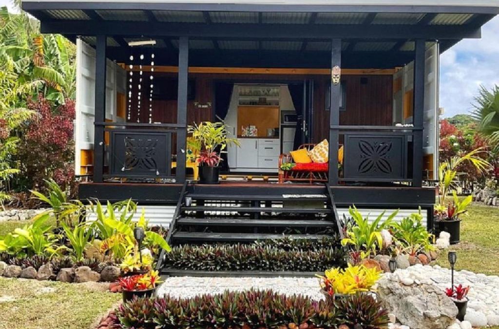 Arorangi House | Are Mii a stylish one room container home