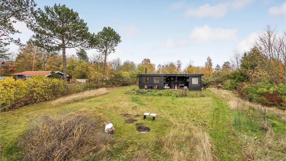 Bronde House | Are you dreaming of an island vacation away from the stress of everyday life? Then this house might