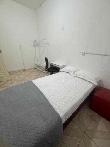 Nazare House | Area Nobre, Centro de Belem, Bairro Nazare, wi fi e Central de Ar, Quarto Privativo - Terreo1