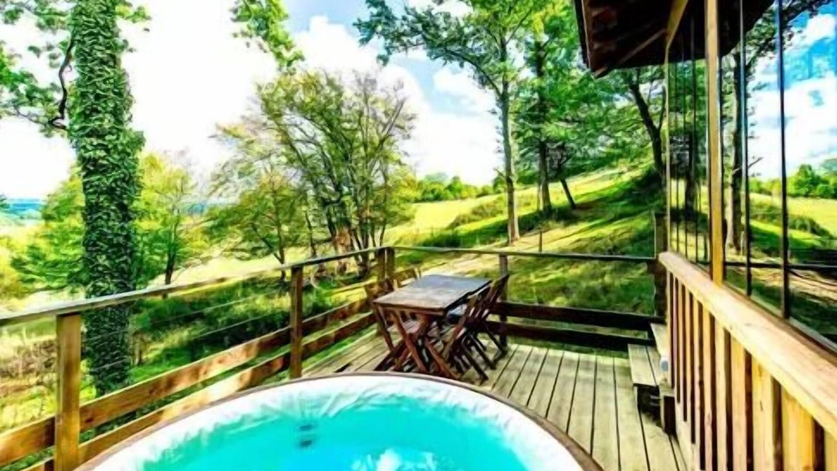Estipouy House | Area of Escapa * - Private cabin and jacuzzi 6 persons