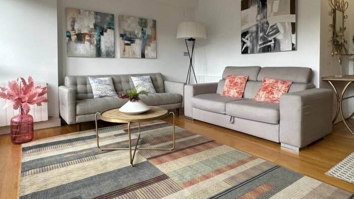 Indautxu Apartment | Areilza by Forever Rentals. 3 bedroom apartment in the centre. Wifi
