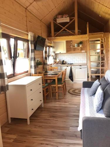 Okuninka Cabin | Arena White Houses