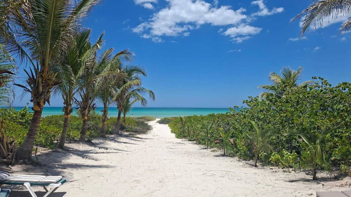 El Cuyo Apartment | Arena y Mar Beachfront House, El Cuyo by The Spot Rentals