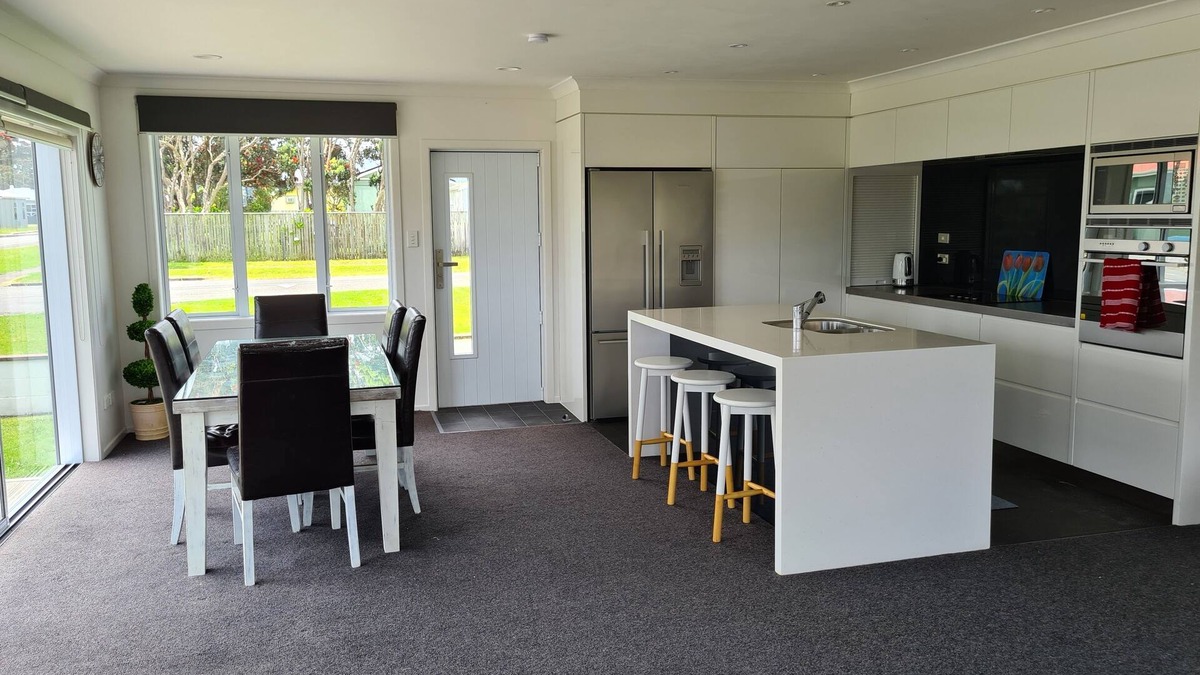 Opunake House | *Argyll Retreat *