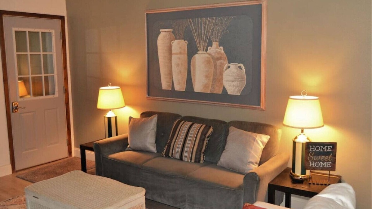 Grand Forks Apartment | Arhaus 2 : experience a chic and inviting accommodation in Grand Forks.
