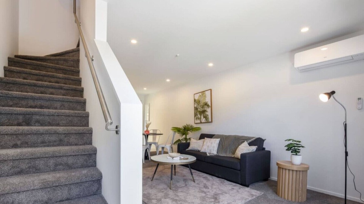 Lower Hutt House | Ariki Artistry: Lower Hutt 2BR Sanctuary