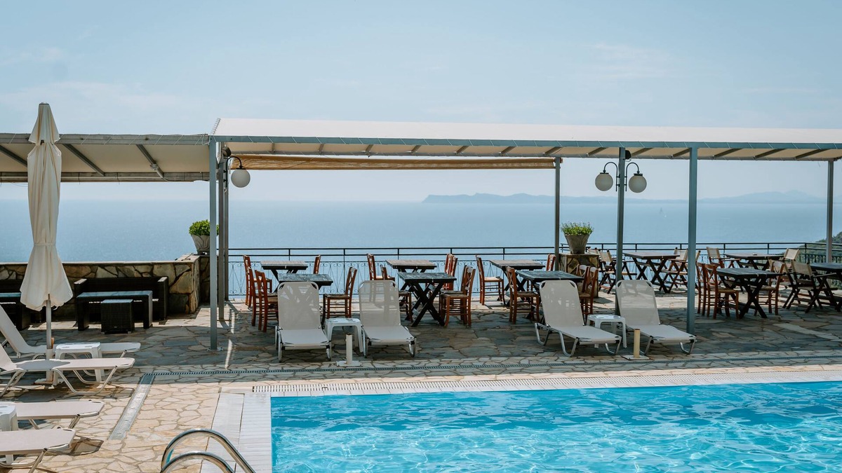 Perdika Hotel | Arilla Beach Hotel