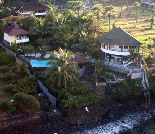Tumbu Village Resort | ArjunaBungalows