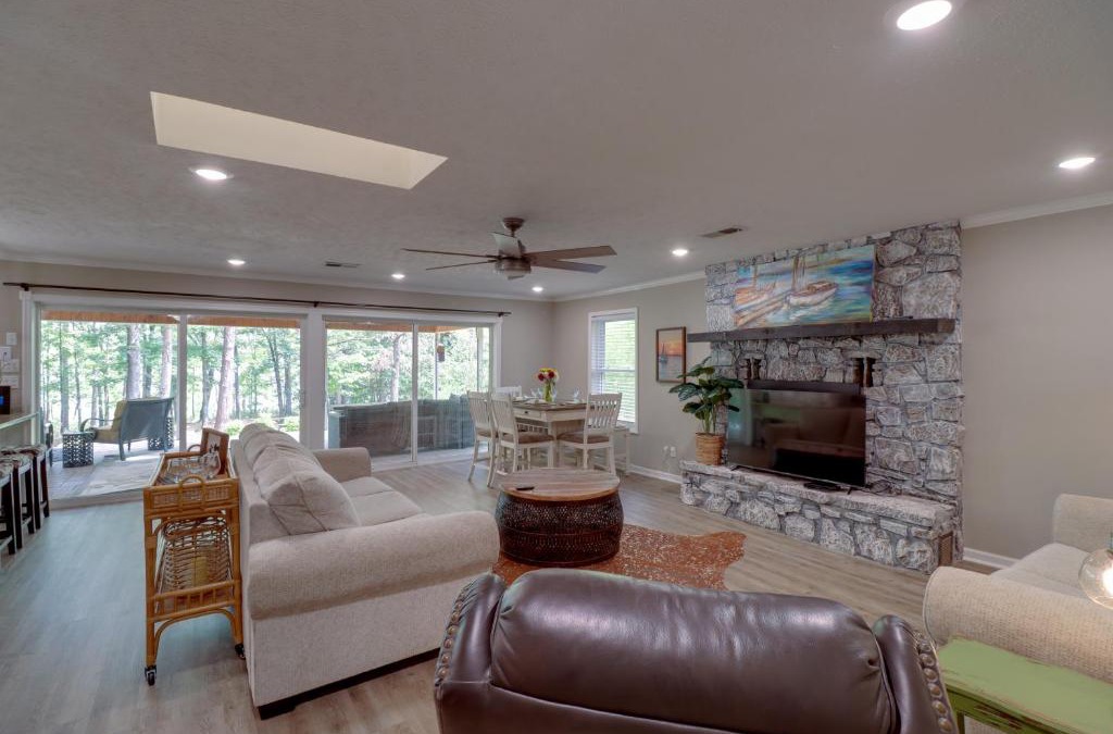 Greers Ferry House | Arkansas Vacation Rental on Greers Ferry Lake!