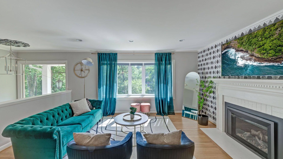 Alcova Heights House | Arlington Beautiful Home - 4 bed/3 bath Home, Sleeps 10, Approx 10 mins DC