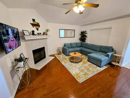 Central Arlington House | Arlington Social