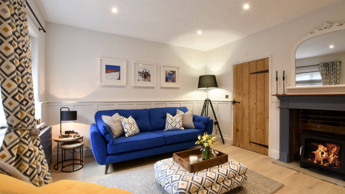 Orford Cottage | ARLO COTTAGE, ORFORD, pet friendly, with open fire in Orford