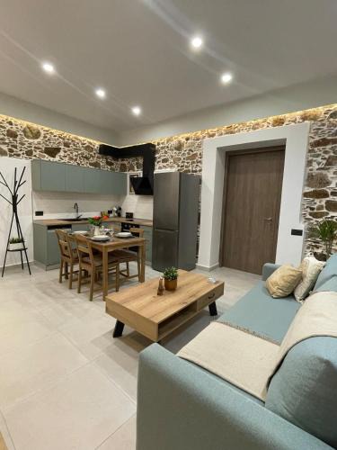 Kantanos-Selino House | Armela