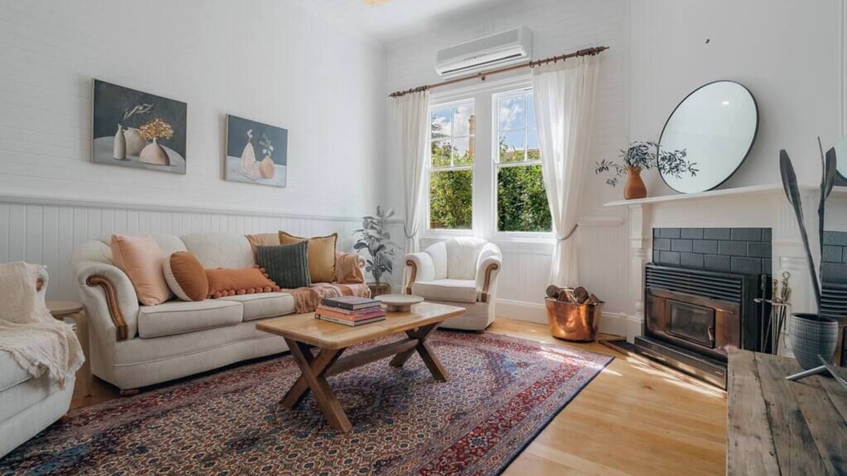 Armidale House | Armidale's Quinn's Cottage - City Centre