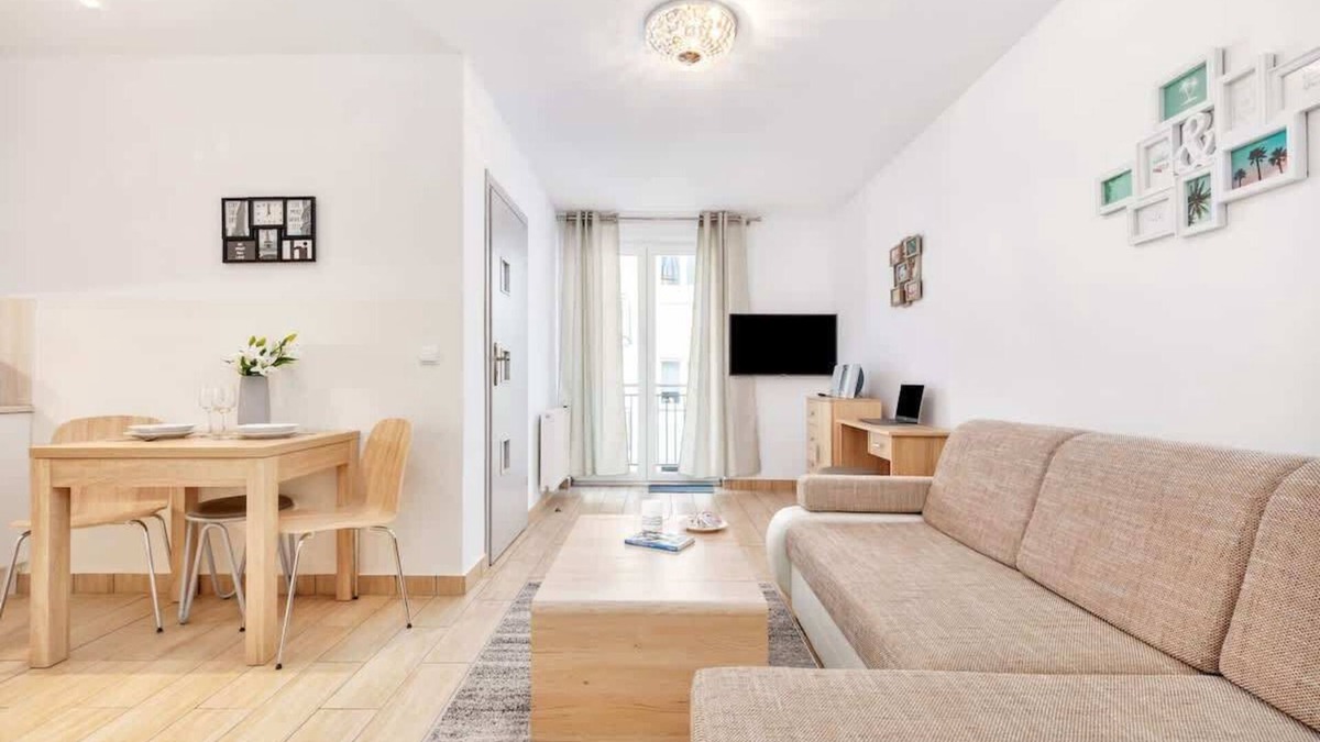 Swinoujscie Apartment | Armii Krajowej 6 | Beige Apartment | Parking