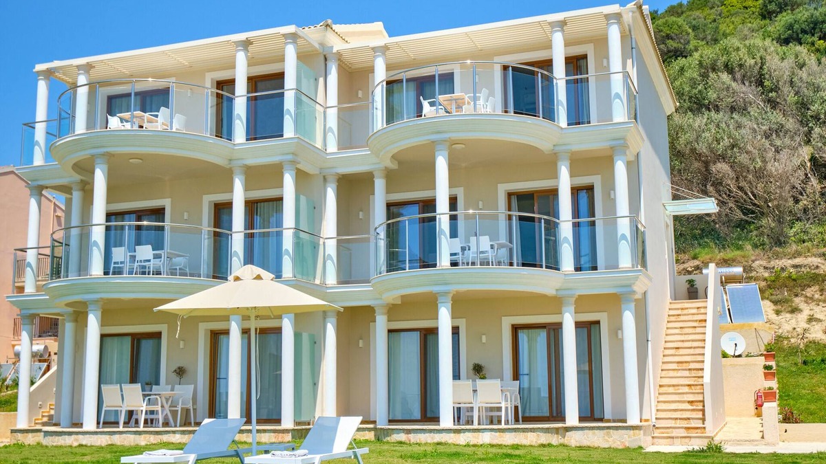 Afionas Apartment | Armikes Beachfront Suite 4 Afionas Corfu