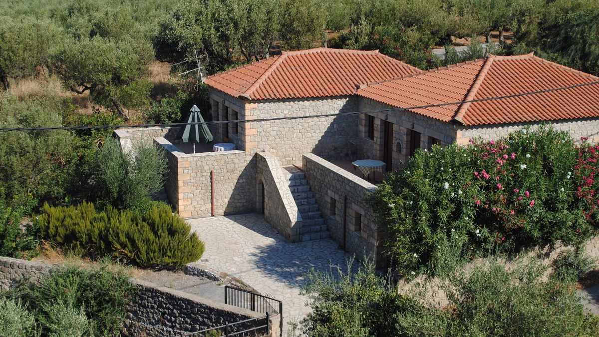Lefktro Villa | Armonia 2 villa in quiet area 900 meters from the sea