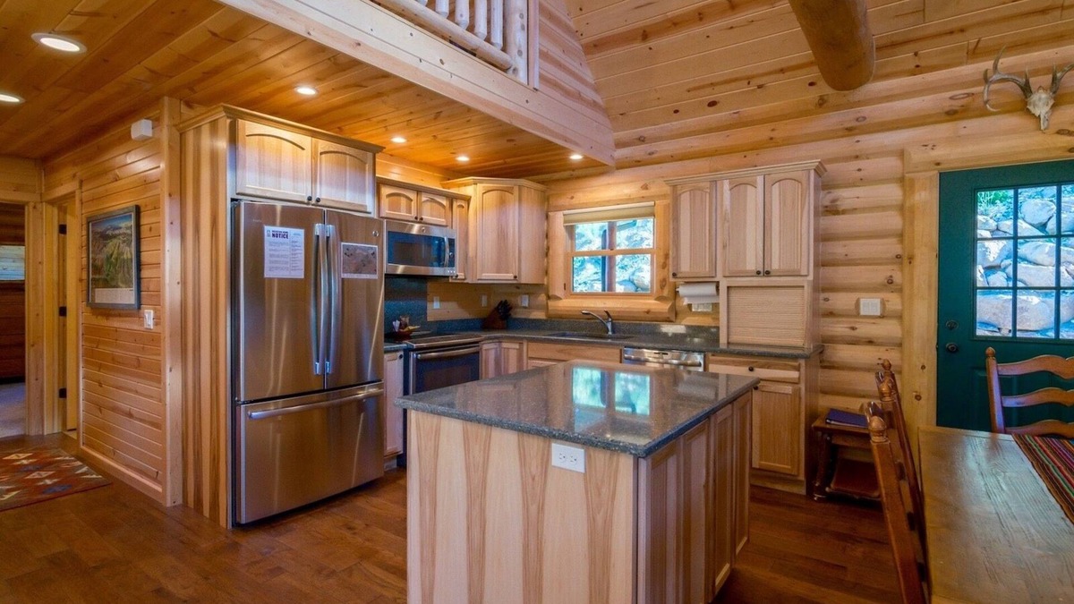 Windcliff Estates House | Armstrong Luxury Log Vacation At Windcliff 4 Bedroom Home by RedAwning