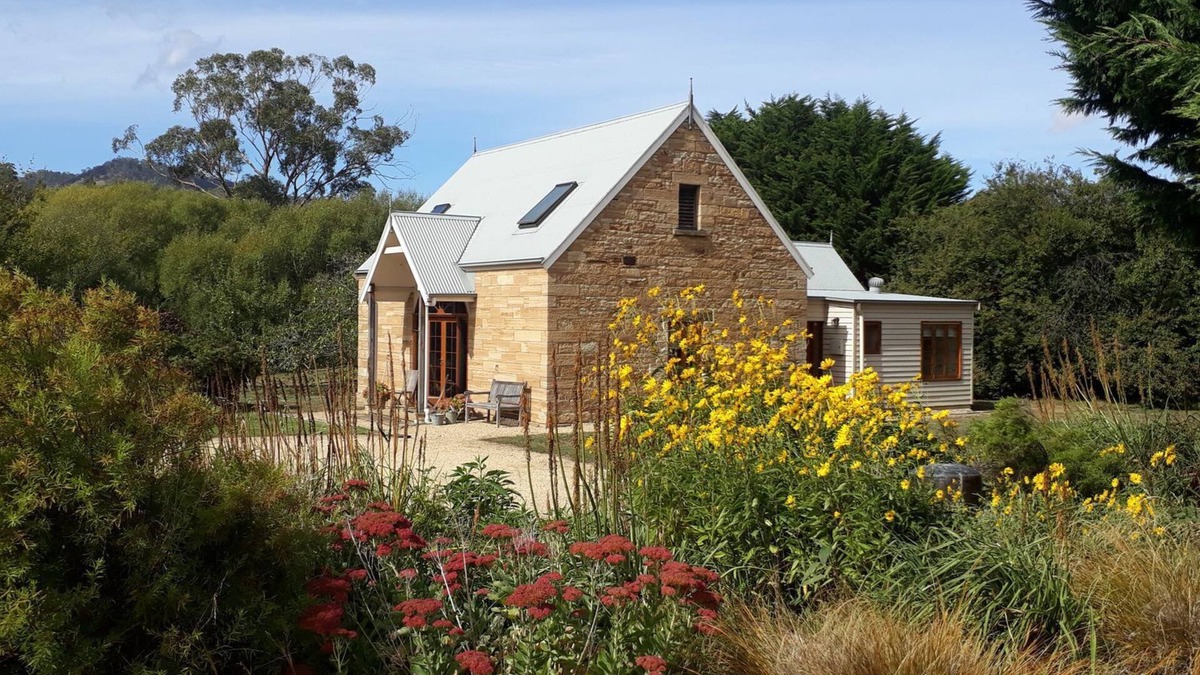 Bagdad House | Armytage House Accommodation