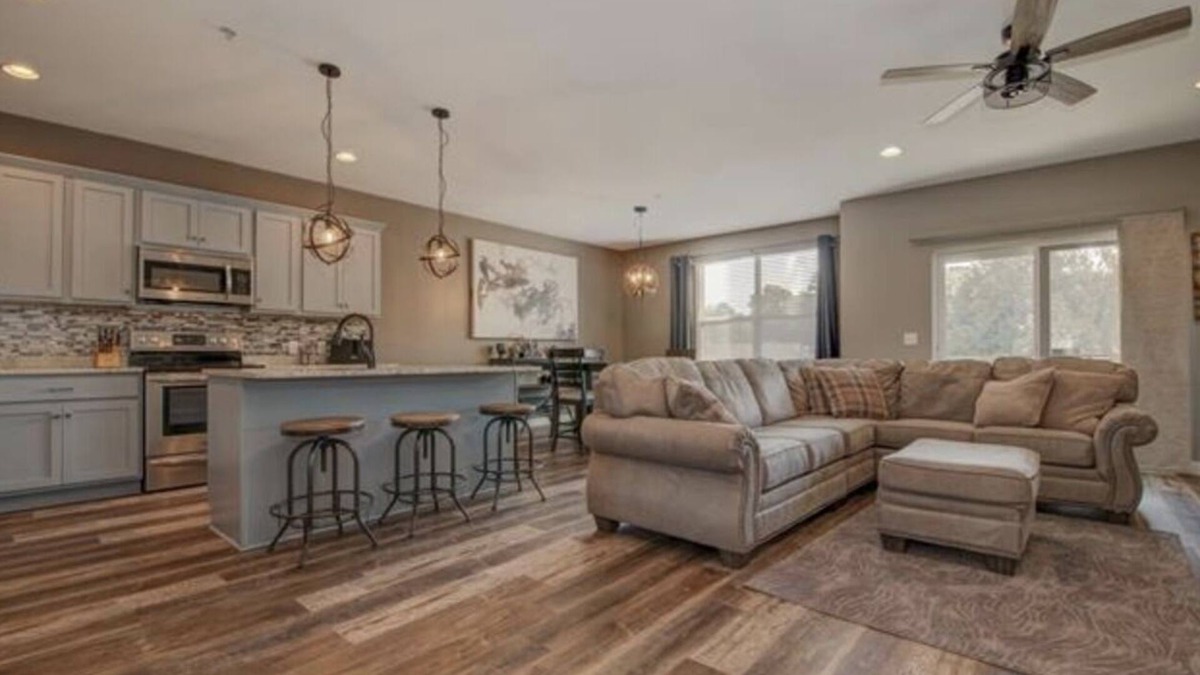 Milford Condo | Arnold's Park on West Okoboji 2 Bedroom 2 Bath Condo, walk to all attractions.