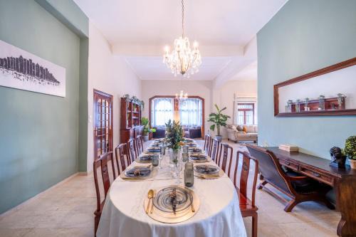 Rehavia Villa | Art Apartment In Mamila - Villa Rehavia