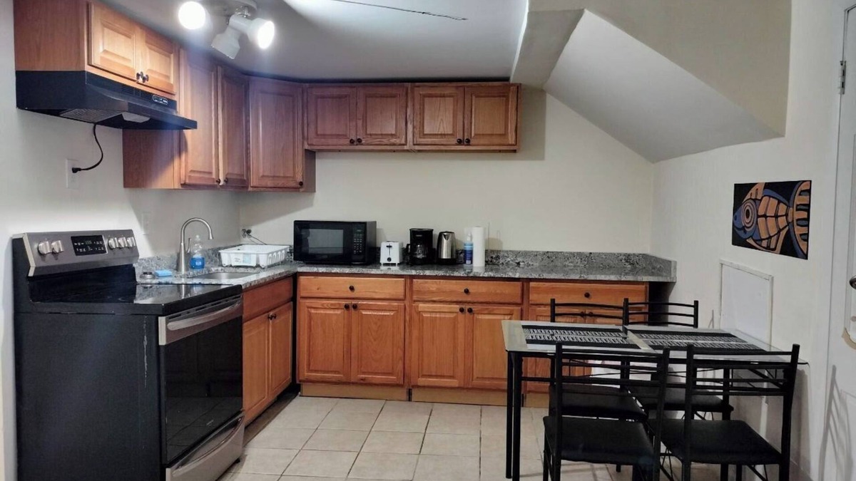 Thompson Square - Bunker Hill Apartment | Art boutique 2-level apartment "Fish Eye" in Charlestown.