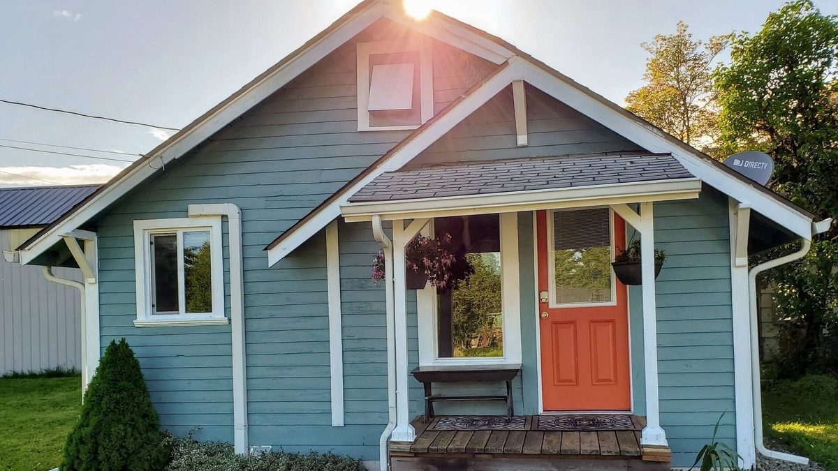 Centralia House | Art Cottage on Yew, 6 minutes from everything Centralia