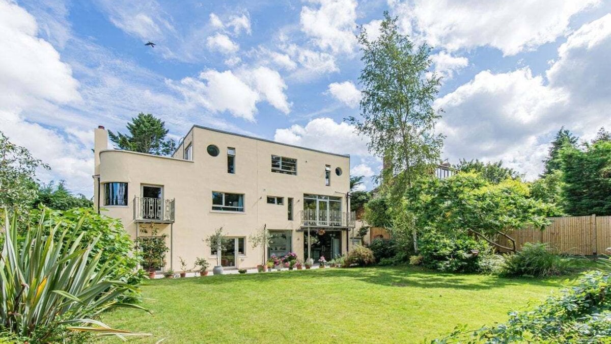 Oxford Villa | Art Décor Villa in Oxfordshire