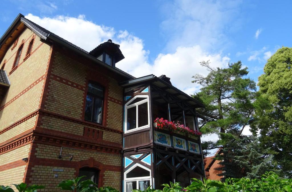 Blankenburg House | " ART DDR" eig Bad dir im Zim, 3 OG, Treppensteigen kein Fruehhstück keine Kueche nur Uebernachtung Parkpl, WIFI, Blankenb