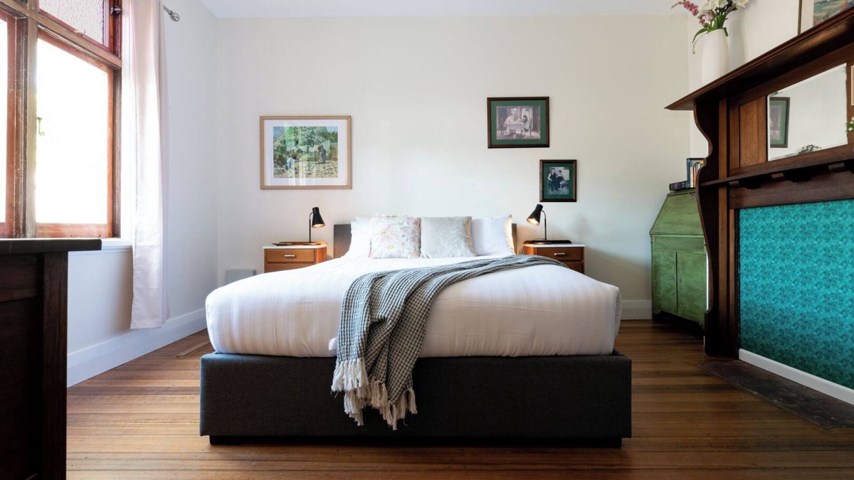 South Launceston House | Art Deco Cottage.