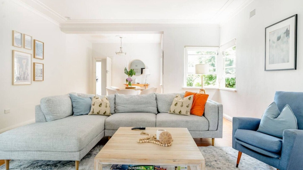 Cremorne Apartment | Art Deco Garden apartment house like proportions