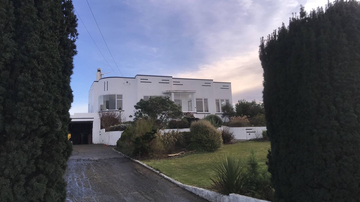 Riverton House | Art Deco Gem