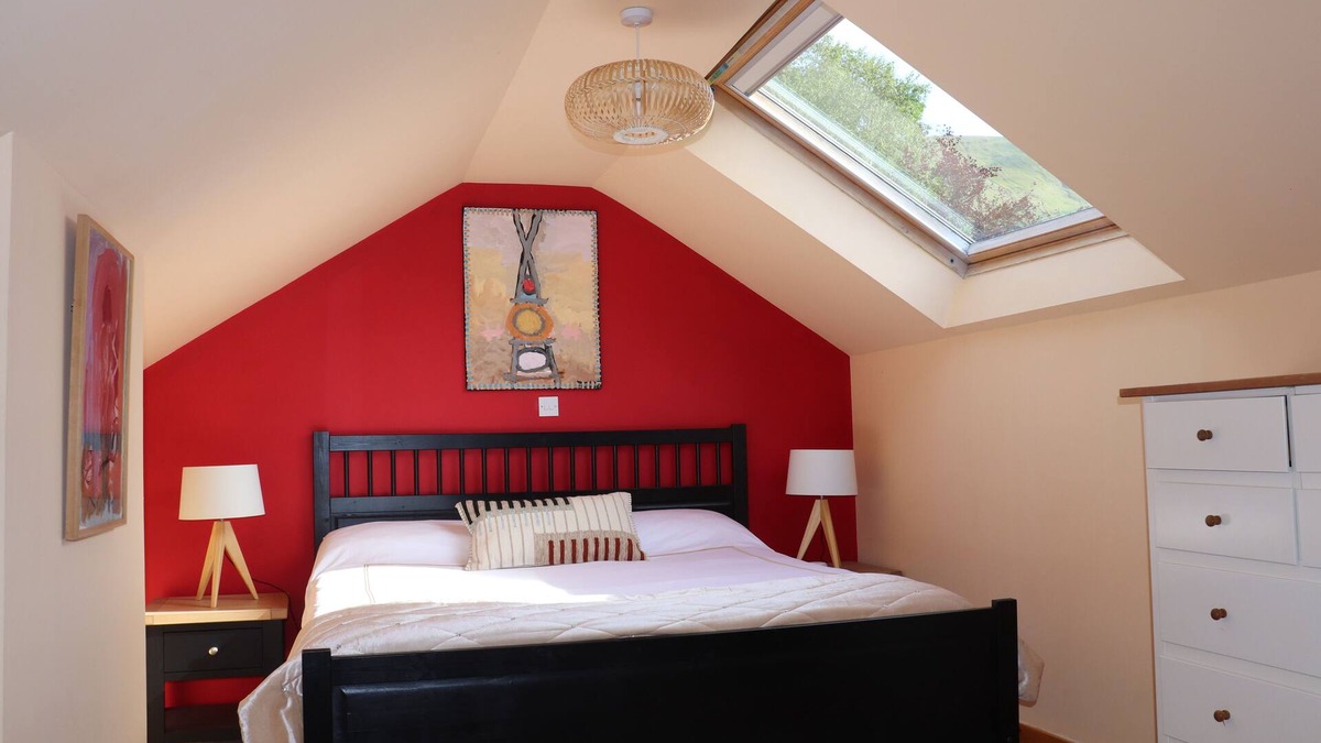 Lochearnhead Bed & Breakfast | Art Home in the Mountains