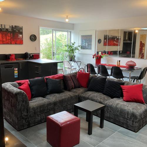 Huonville Apartment | Art House Apartment