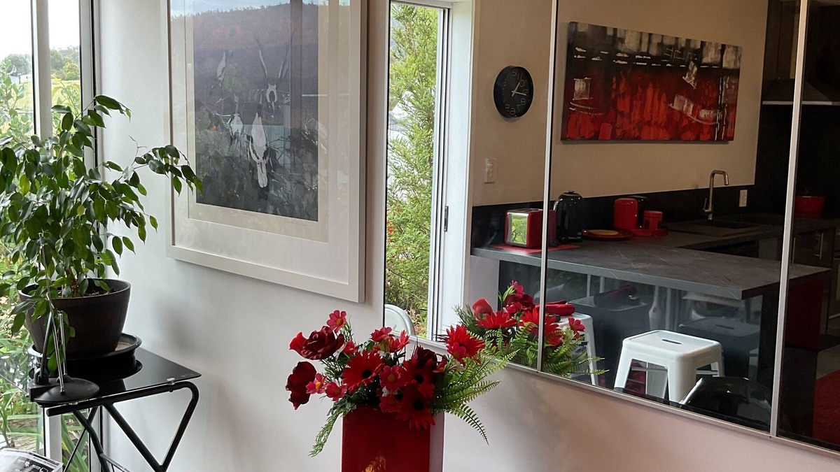 Huonville Apartment | Art House Apartment