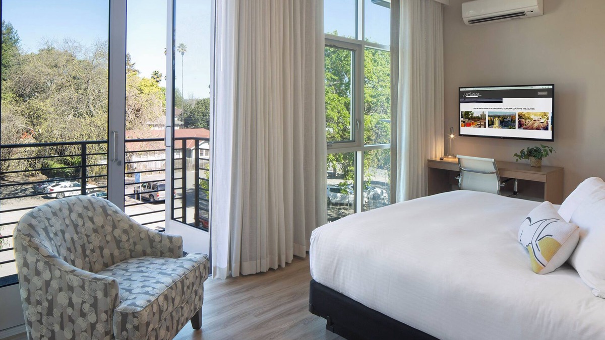 Santa Rosa Hotel | Art House Hotel and Suites