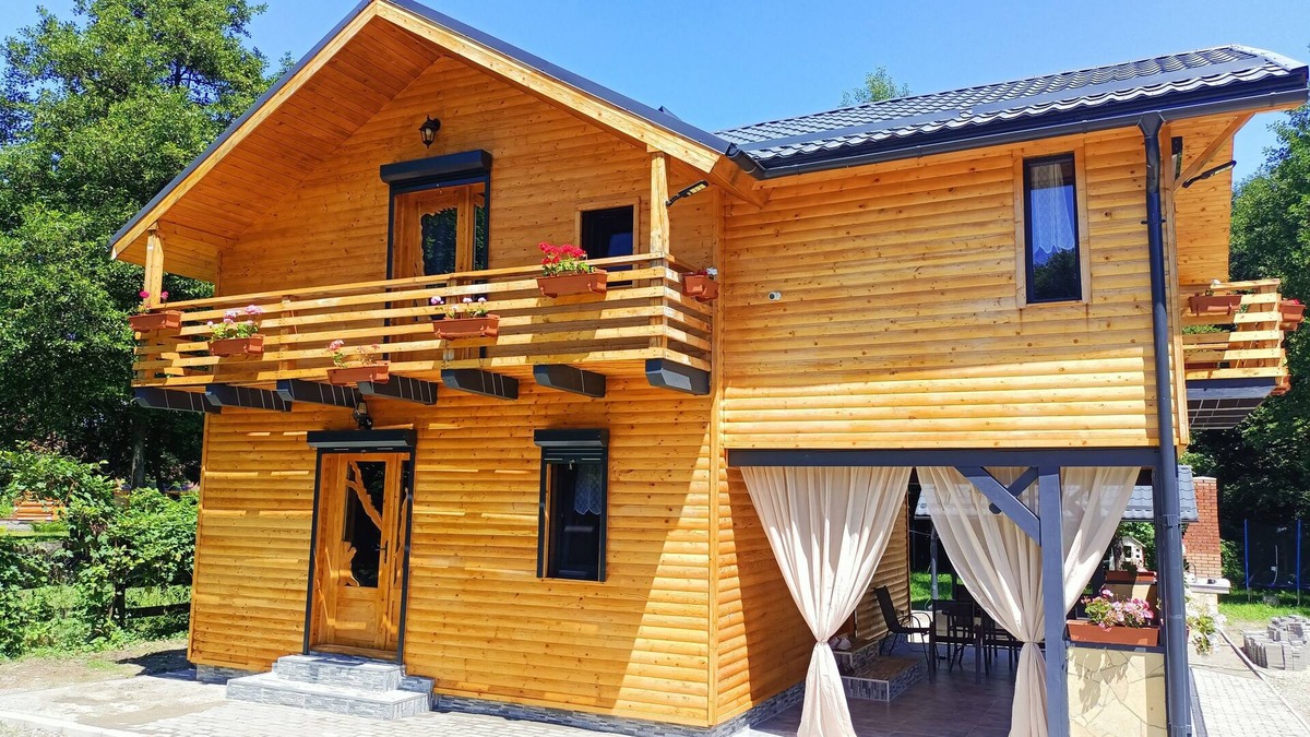 Avrig Ski Chalet | ART House Transylvania, Valea Avrigului, Sibiu is a sustainable chalet in Avrig