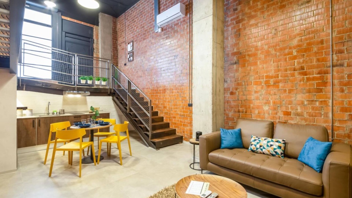 Pobles de l'Oest Apartment | Art Loft 05 'The Mechanic' in Valencia