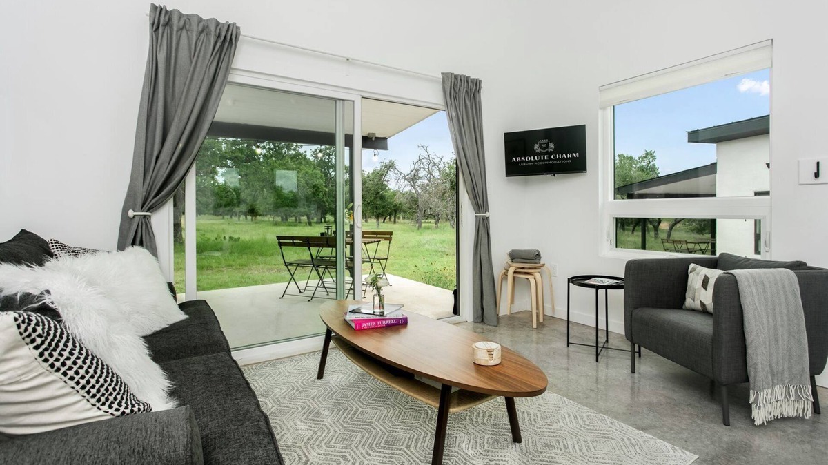 Fredericksburg Cottage | Art Ranch: Turrell | 1/1, Gas Grill, Hill Country Ambience, Art Classes Onsite