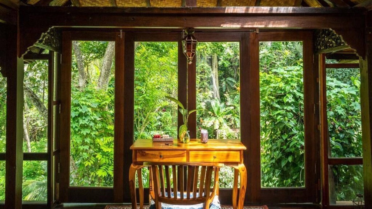 Nyuh Kuning House | Art river house - Antique tranquil retreat