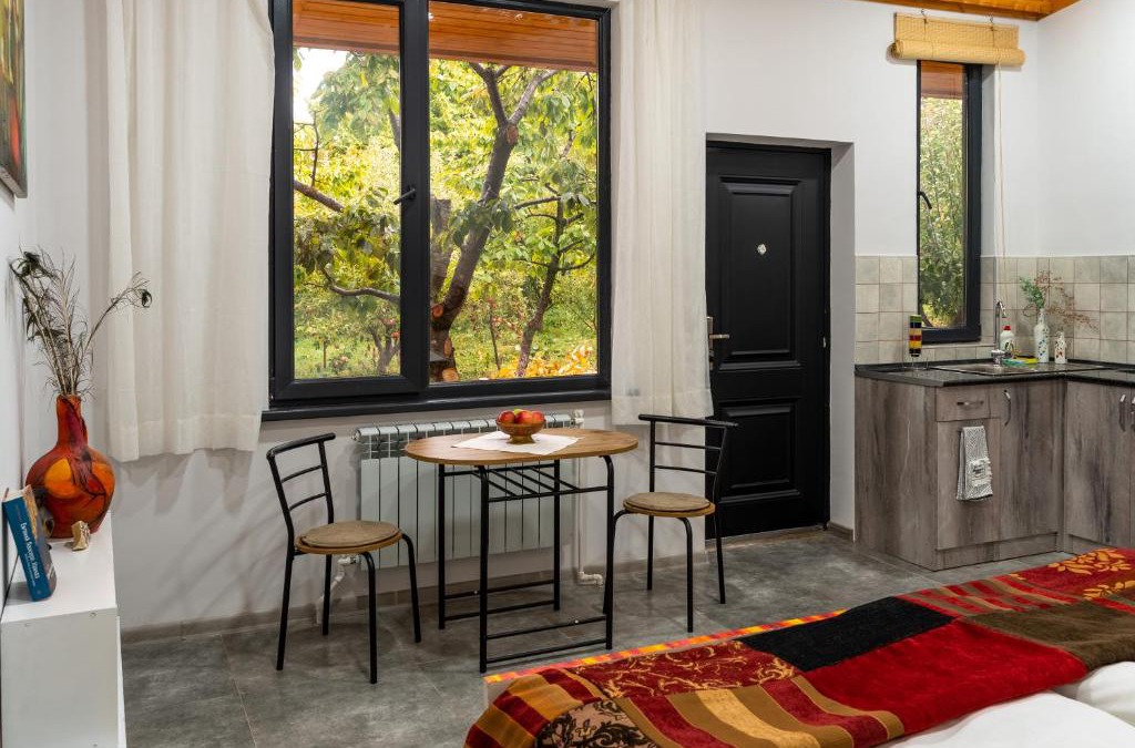 Garni House | Art Rooms Garni
