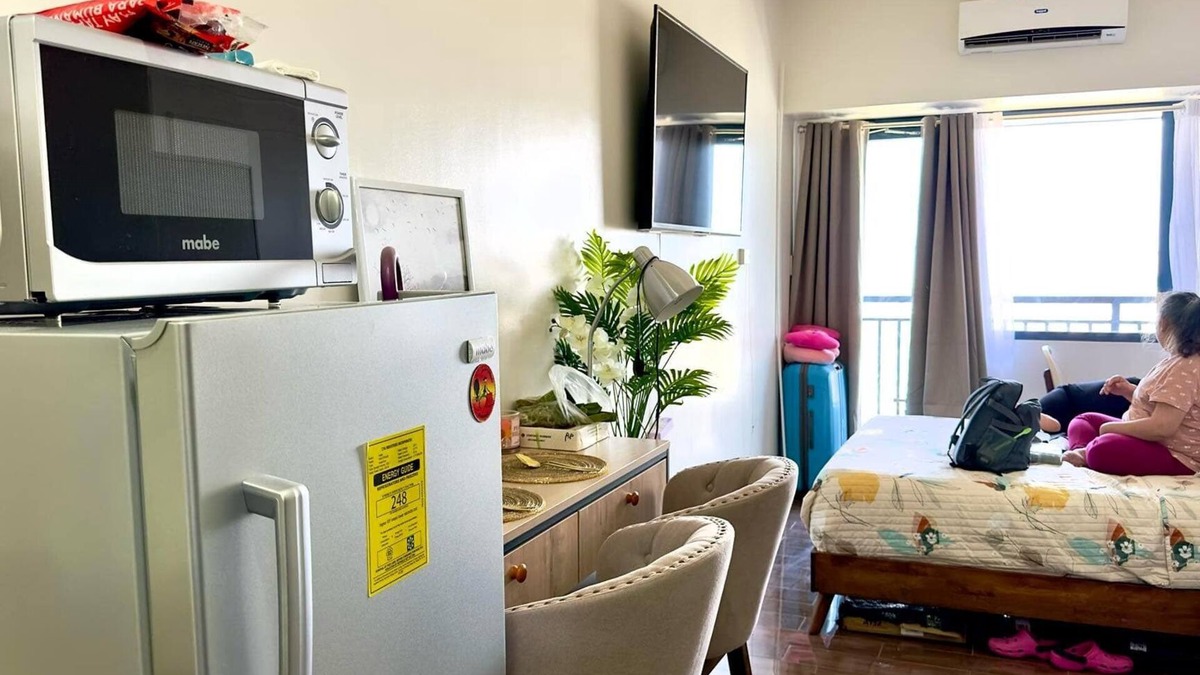 Salcedo Village Condo | ART's Nest at Air Residences Vibrant Condo in Makati central business district