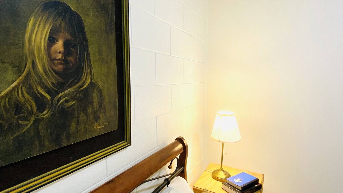 Para Hills Apartment | Art & Vintage 2Room Unit in Para Hills, 20 mins to ADL city, beach and Hills.
