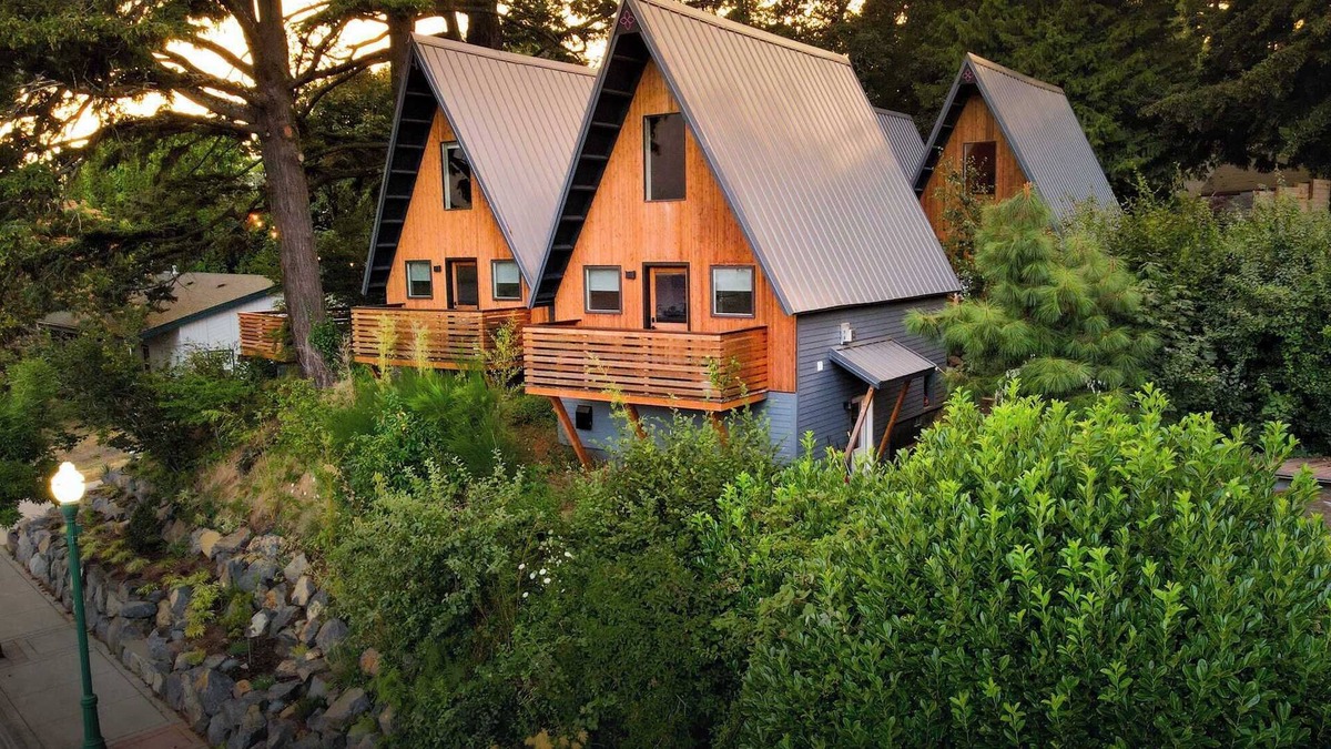 Stevenson Cabin | ArtBliss I: Cozy Cabin w. River Views and Firepit